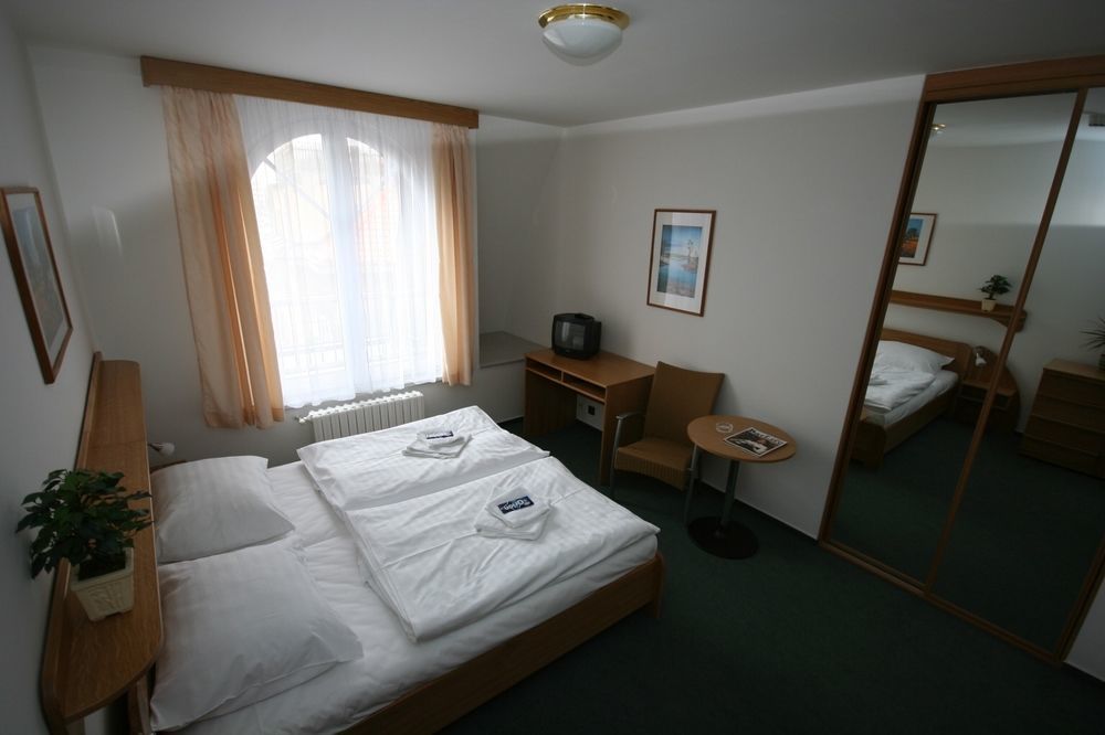 Hotel Otar Praga Exterior foto