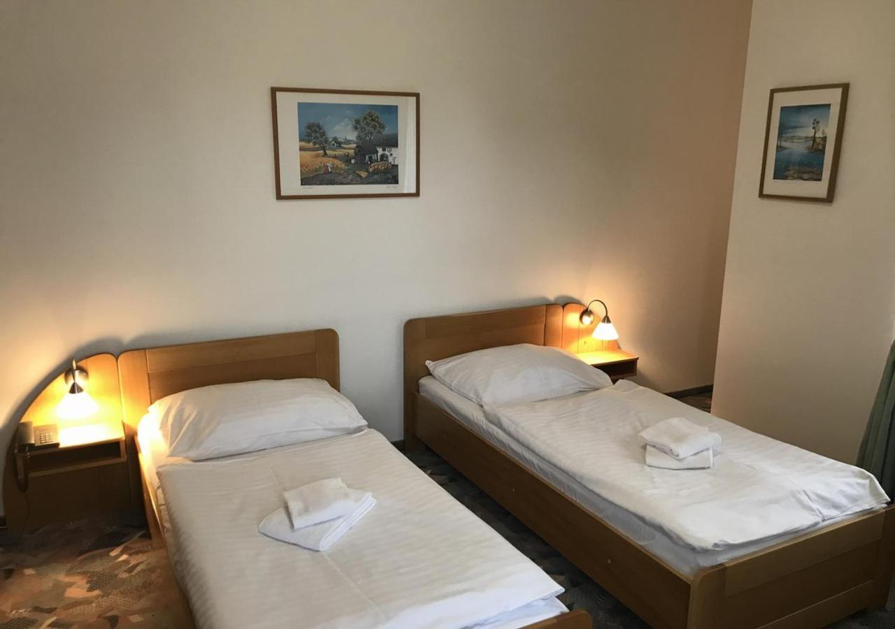 Hotel Otar Praga Exterior foto